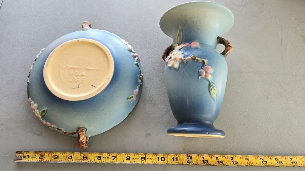 Roseville USA 385 pottery Blue Apple Blossom Vase