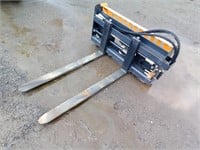 Skid Steer Adjustable Hydraulic Pallet Forks