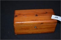 Vintage Lane Solid Cedar 9" Jewelry Box