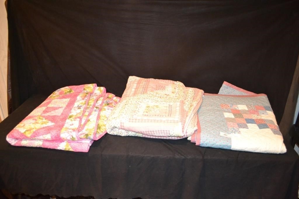 3pcs Various Quilted Blankets
