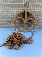 CAST IRON CHAIN PULLEY ANTIQUE