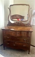 Dresser with mirror 42in x 34in x 20in