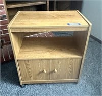 TV stand on wheels 29in x 25in x 14in