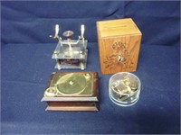 SET OF 4 MUSIC BOXES