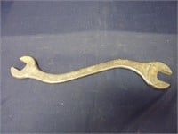 VINTAGE VARY LARGE CURVED WRENCH