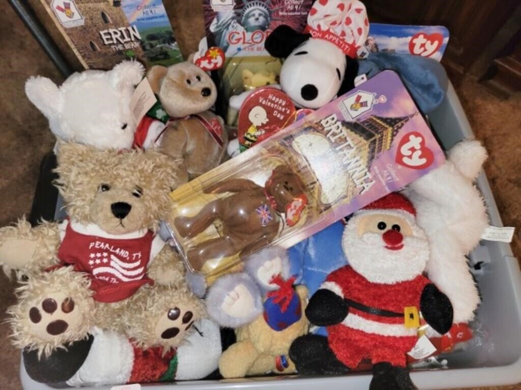 COLLECTION OF BEANIE BABIES AND OTHER STUFFED