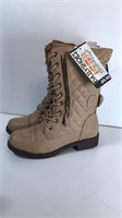New Daily Shoes 
Boots Size 5