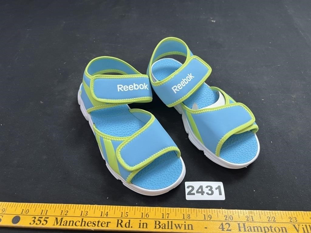 New Reebok Sandals (6)