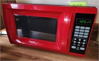Red 700 Watt Microwave Oven