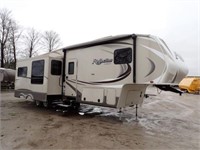 2016 Grand Design 323BHS Reflection T/A 5th Wheel