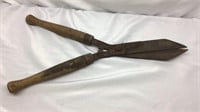 C8) ANTIQUE SET OF SNIPS, NICE THICK WOOD