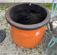 Very Large Planter ( NO SHIPPING)