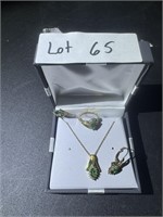 .925 RING NECKLACE AND EARRINGS WITH GREEN STONES