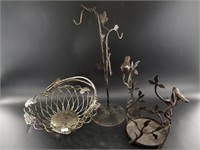 Lot of metal household decorations