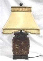 Decorative 22" table lamp