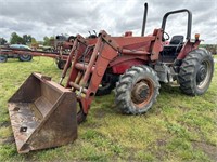 Case Maxxum 5230 Tractor w/ case IH 520 Loader