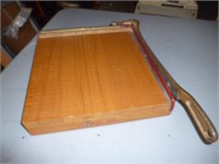 Ingento Vintage Wood Paper Cutter