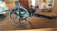 Antique 1887 cast-iron Canon open up can be used