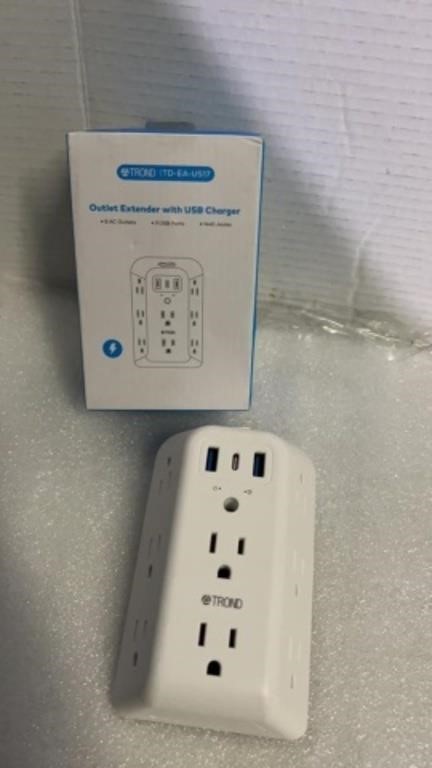 Outlet extender with USB charger