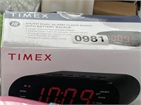 TIMEX ALARM CLOCK / RADIO RETAIL $20