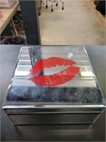 Glass lip print jewelry box