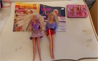 BARBIE- 2 BARBIES- 2 BOOKS AND BARBIE PLAYING