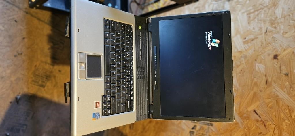 ACER Laptop with Windows XP