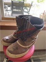 Wool and rubber boots approx sz 11  (living room)