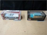 2 COLLECTABLE 1:18 SCALE CARS, SEE DESC