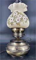 Fenton Daisies on Cameo Colonial Lamp