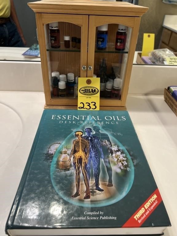 Essential Oils Desk Reference, Oils & Display Case