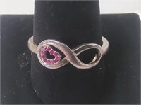 Sterling Silver Ring w/ Rubies 2.5gr TW Size 11.5