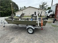 Lowe 1240 Aluminum Fishing Boat W/ Load Rite Trai